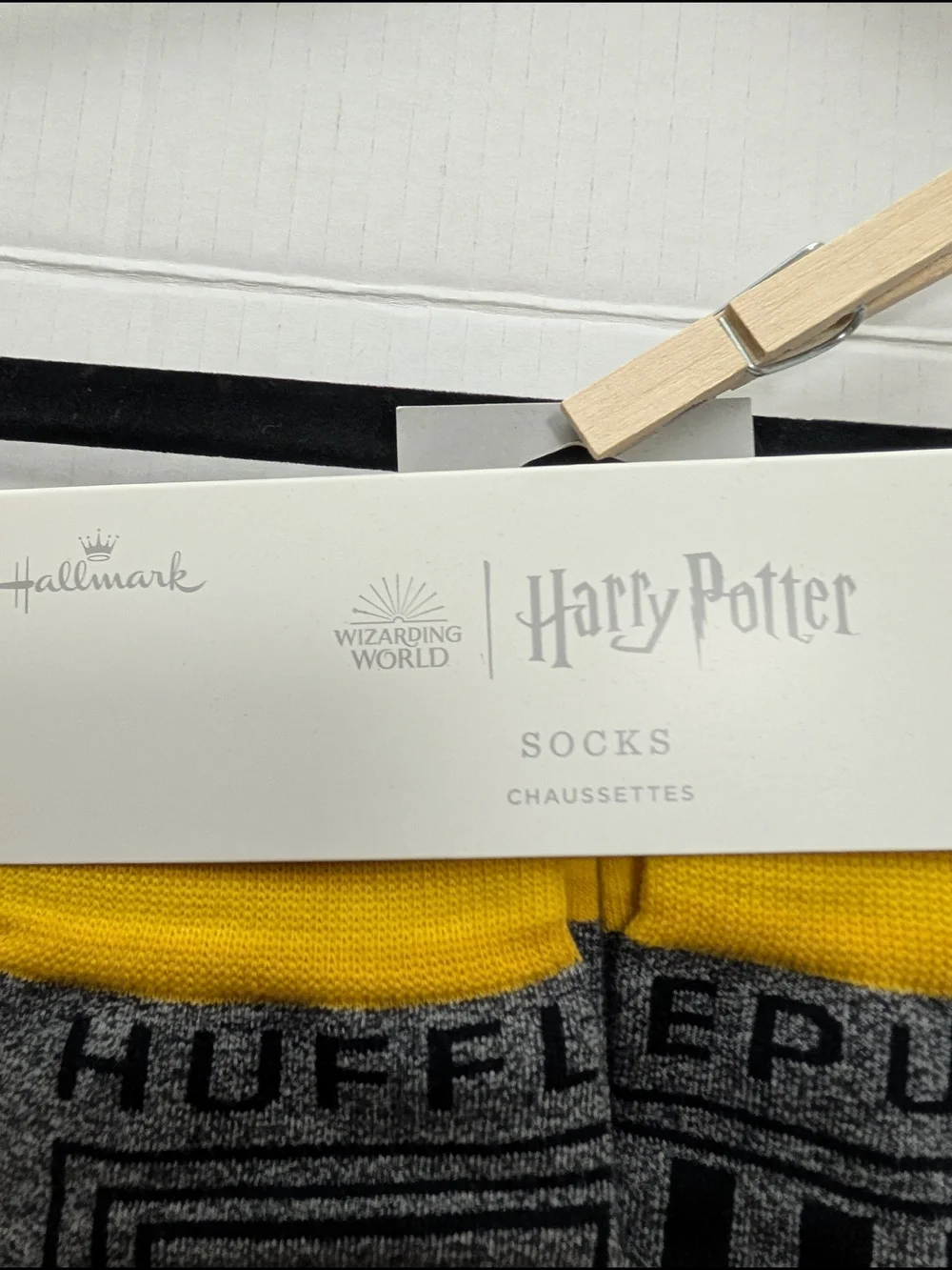 NWT Hallmark Harry Potter Hufflepuff House Crest Crew Socks Yellow/Gray